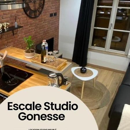 Escale Studio 21M Aeroport Cdg Parc Expo Asterix 고네스 외부 사진