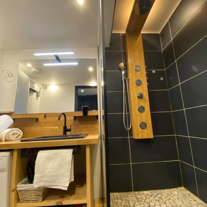 Escale Studio 21M Aeroport Cdg Parc Expo Asterix 고네스 외부 사진